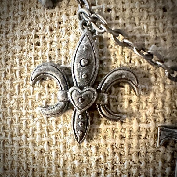 Disneyland Theme Charm Necklace - Picture 9 of 10